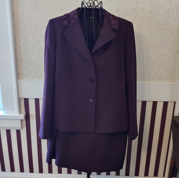 Kasper Dresses & Skirts - Kasper 2-Piece Skirt Suit Petite Plum
